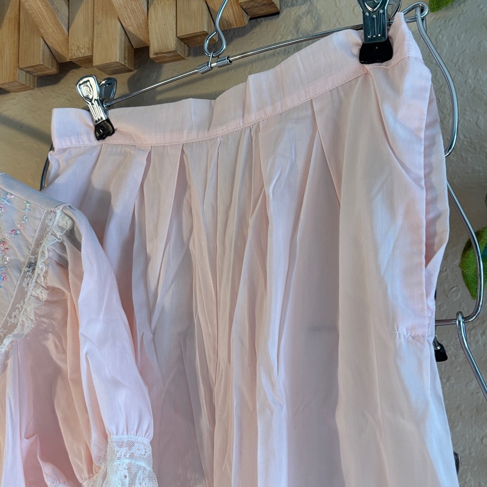 VINTAGE BARBIZON PAJAMA SET. light pink, short sleeve balloon sleeve lace with e - Picture 5 of 11